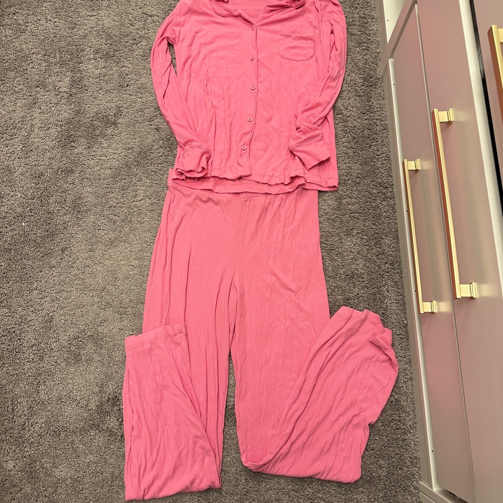 Skims medium ribbed pajamas